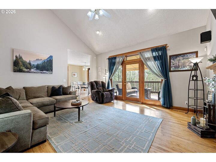 Property Photo:  35676 Oak View Dr  OR 97327 