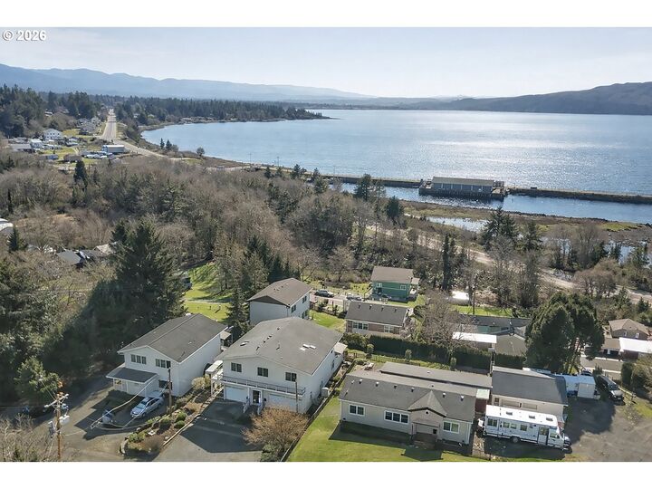 Property Photo:  5185 Main St  OR 97107 