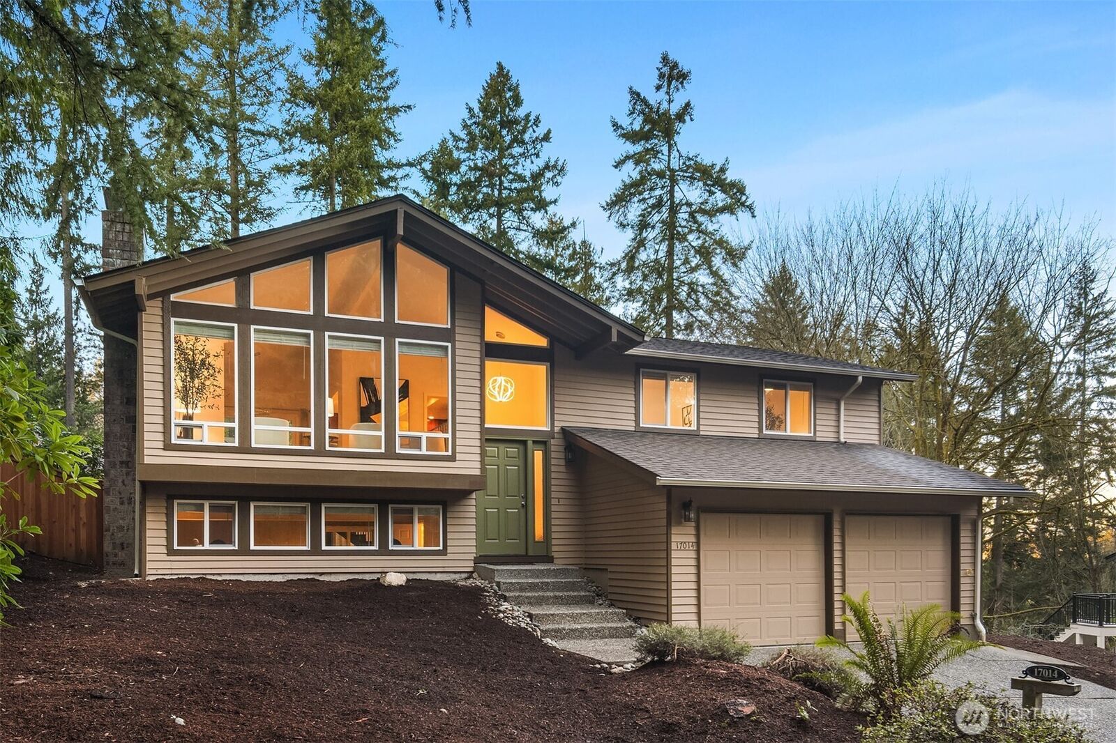 Property Photo:  17014 NE 28th Place  WA 98008 