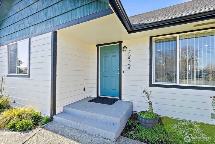 Property Photo:  7424 S Puget Sound Avenue  WA 98409 