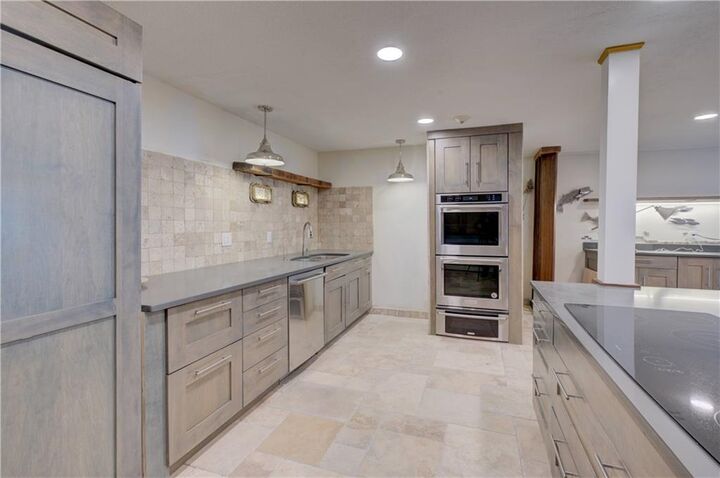 Property Photo:  66 Girard Avenue 106  RI 02840 