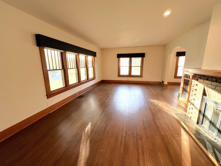 Property Photo:  3916 E Willow St  KS 67218 