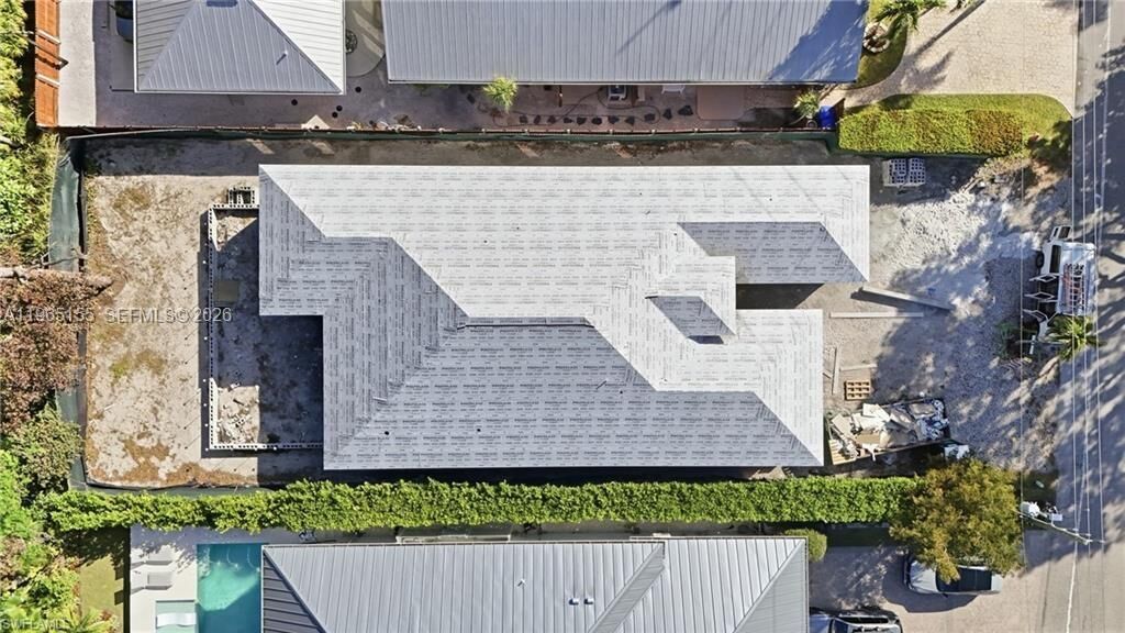 Property Photo:  1050 13th St N  FL 34102 