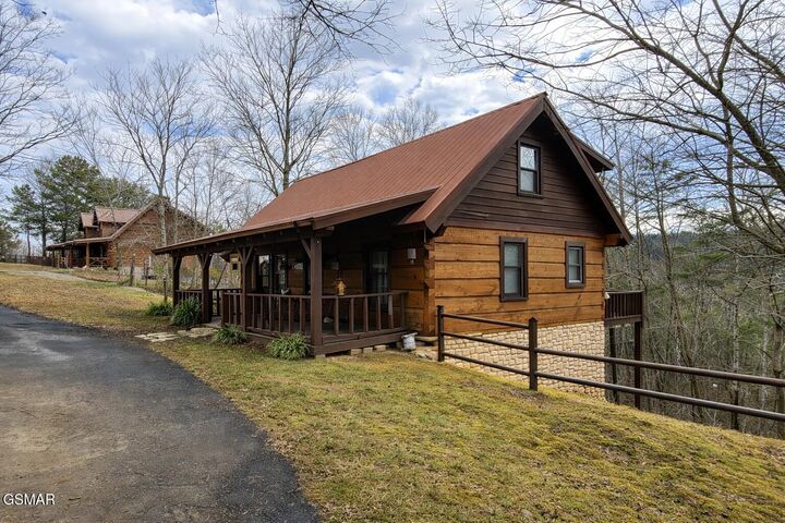 Property Photo:  2039 Piney Overlook Lane  TN 37862 