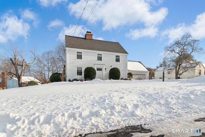 Property Photo: 30 Windy Ridge CT 06611