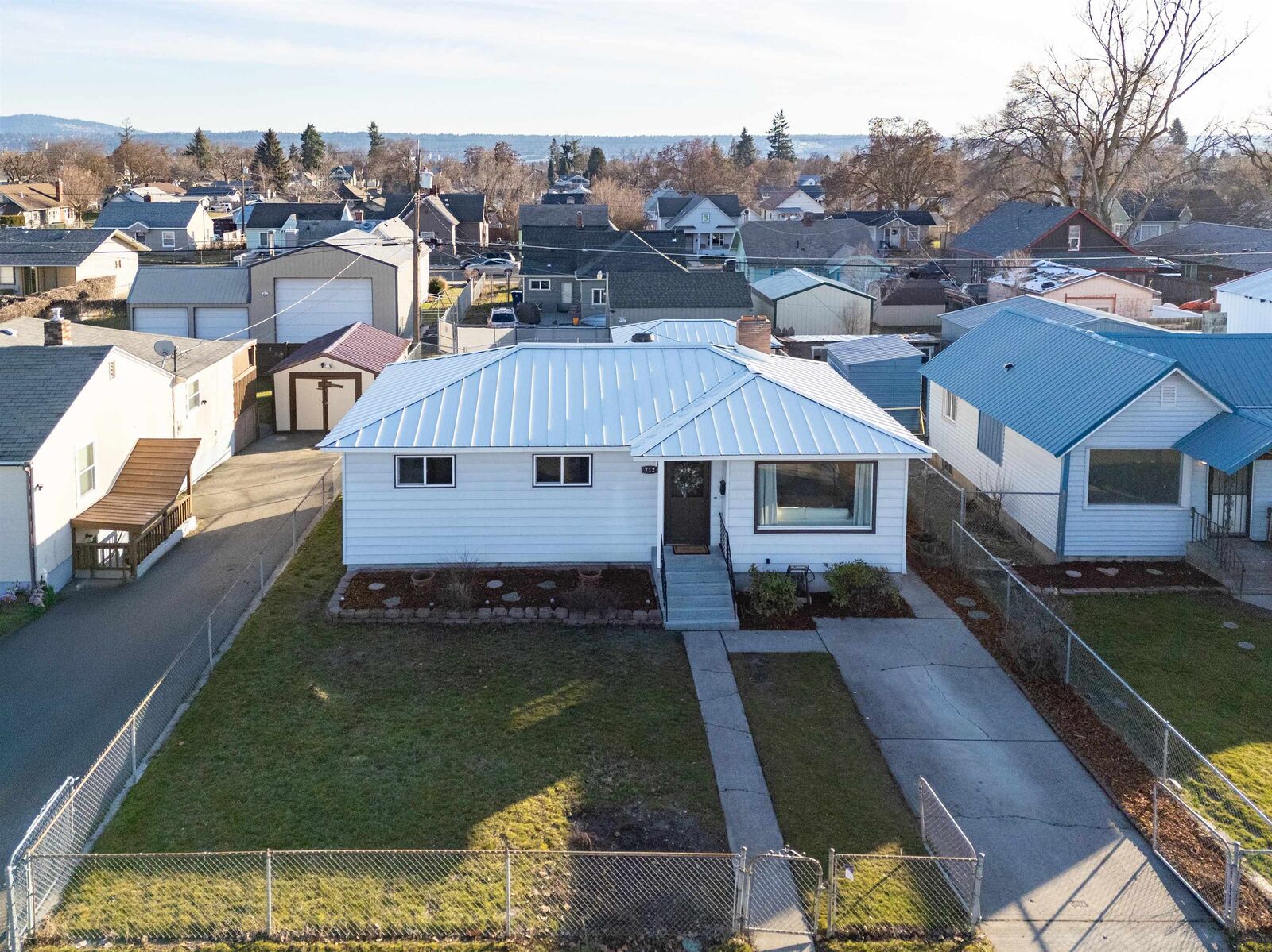 Property Photo: 712 E Kiernan Ave WA 99207