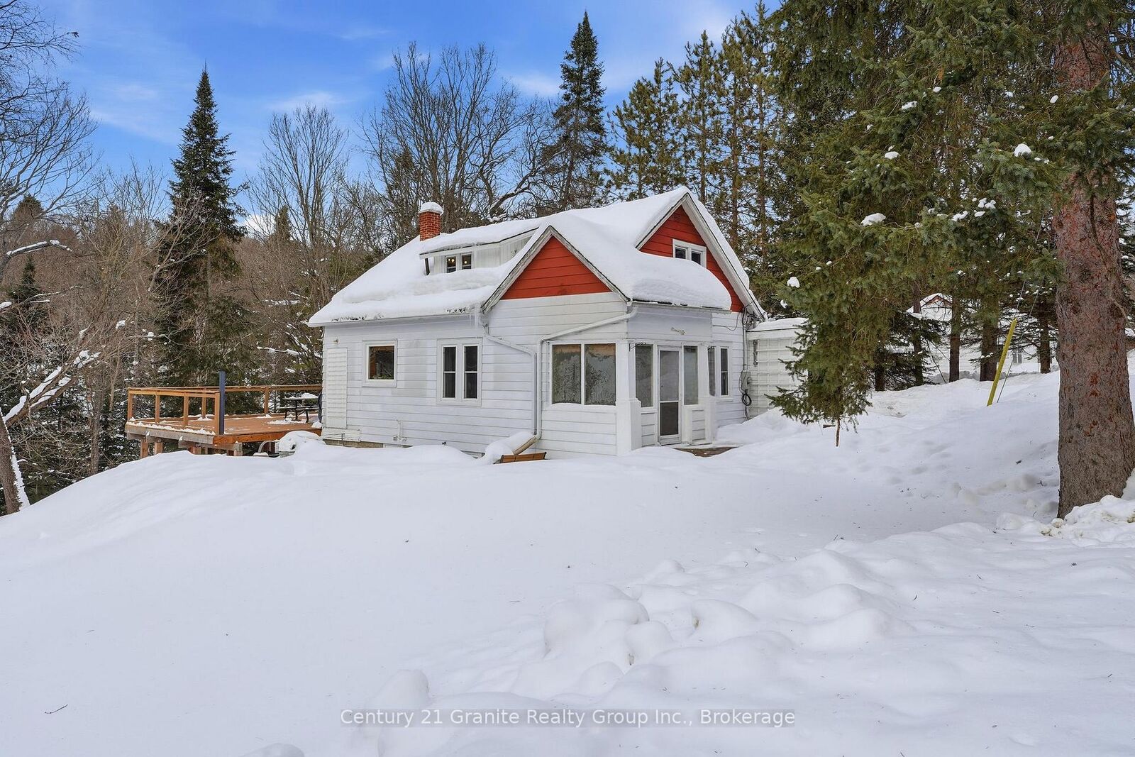 Property Photo:  101 Victoria Street  ON K0M 1S0 