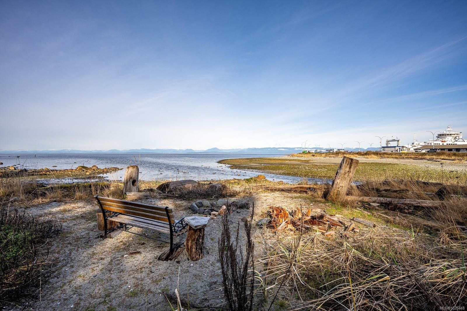 Property Photo: 1426 Wilkinson Rd BC V9M 4B3