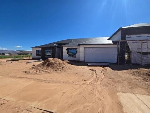 Property Photo: 1915 S 920 W UT 84737