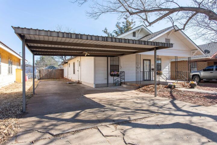 Property Photo:  2011 Fillmore Street  TX 76309 