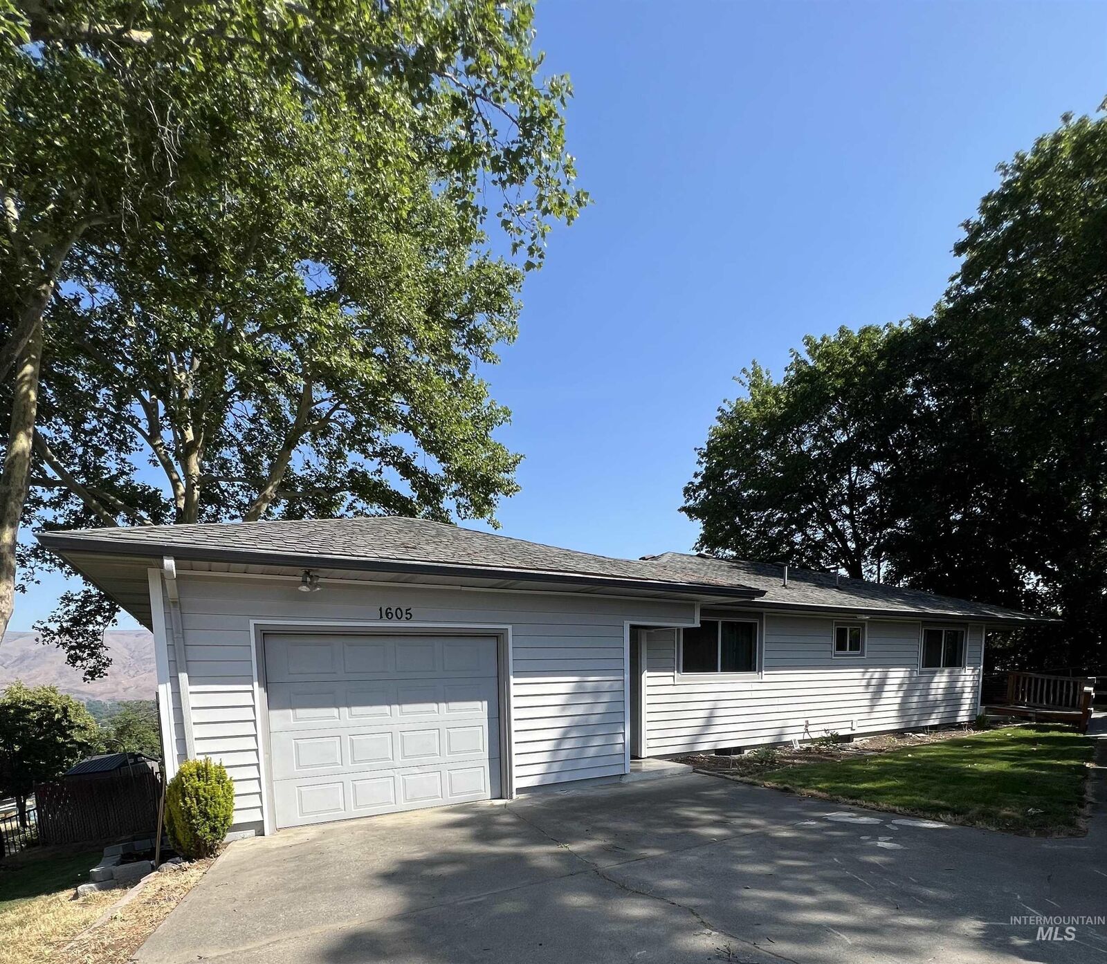 Property Photo: 1605 Vineyard Dr. ID 83501