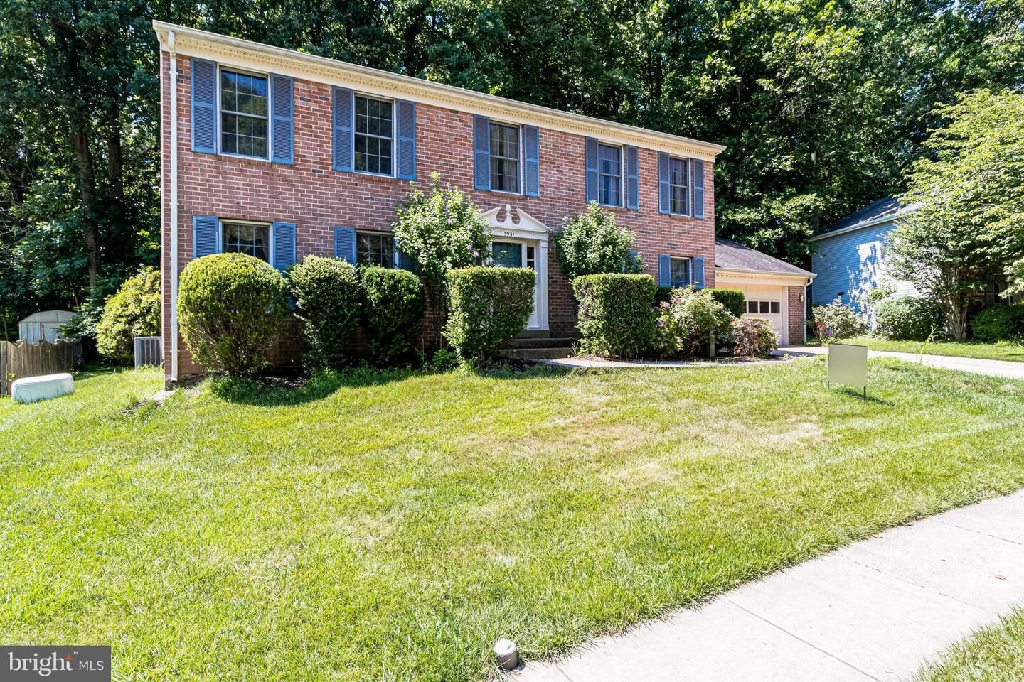 Property Photo:  5931 Oakland Park Drive  VA 22015 