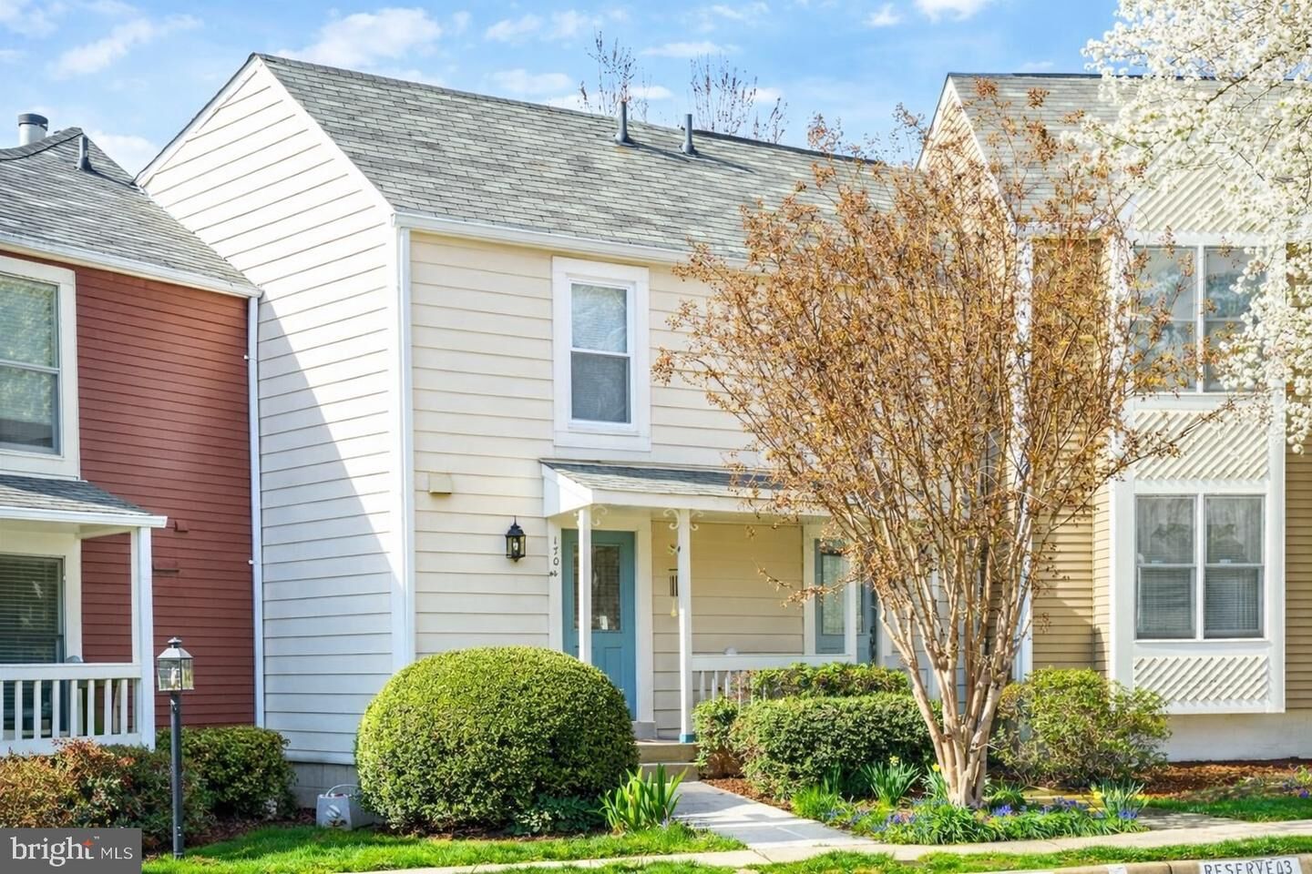 Property Photo: 1704 Quietree Drive VA 20194