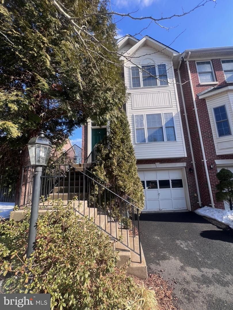 Property Photo:  801 Col Edmonds Court  VA 20186 