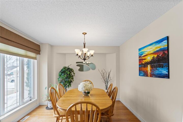 Property Photo: 48 Gablehurst Crescent MB R2N 4L7