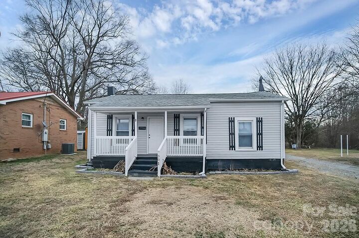 Property Photo: 301 Jc Dellinger Road NC 28021