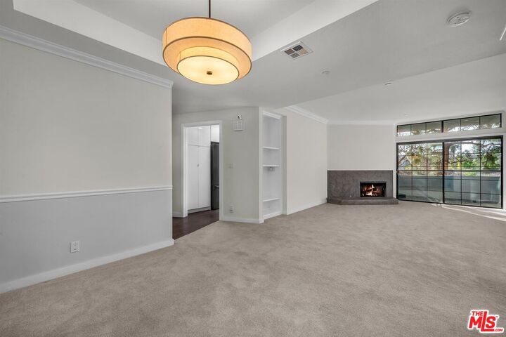 Property Photo: 200 N Swall Dr CA 90211