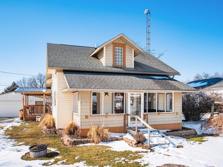 Property Photo:  210 S Elm Street  OH 43340 