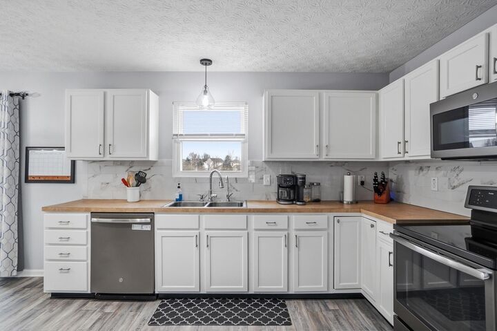 Property Photo:  1595 Morrison Farms Drive  OH 43004 