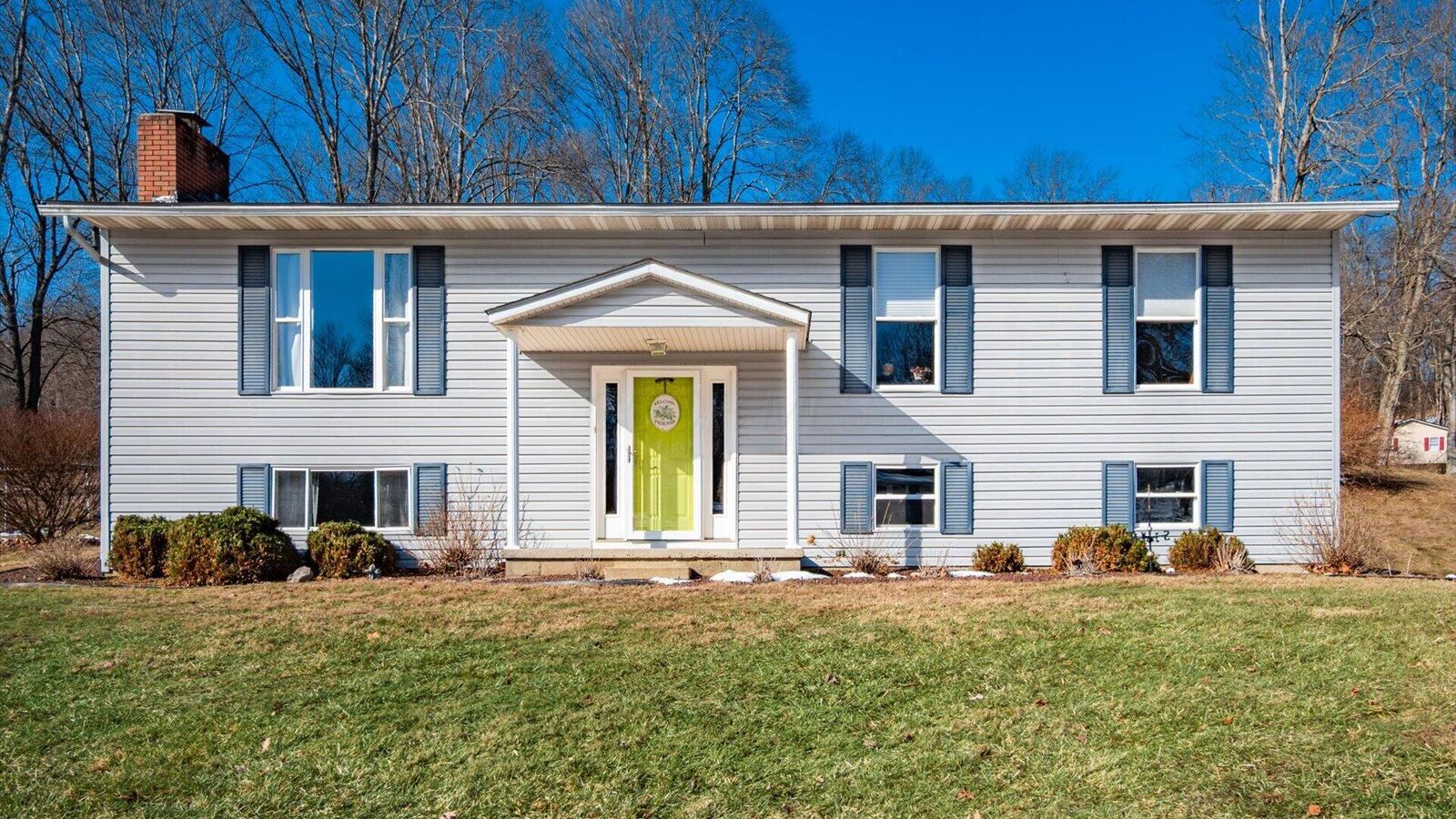 Property Photo: 125 Persimmon NE Drive OH 43055