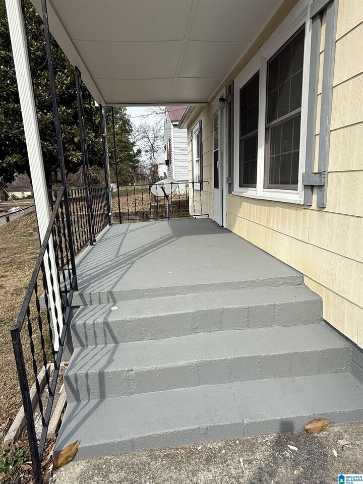 Property Photo: 2503 Walnut Avenue AL 36201