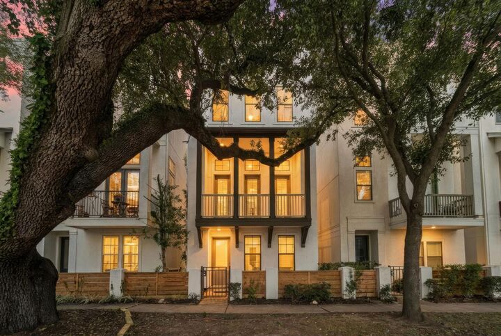 Property Photo:  6614 Toledo Street  TX 77008 