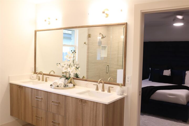 Property Photo:  6214 Yarwell Drive  TX 77096 