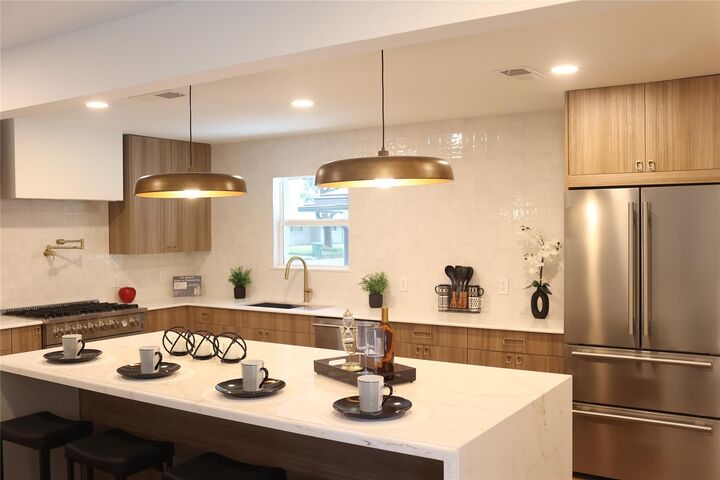 Property Photo:  6214 Yarwell Drive  TX 77096 