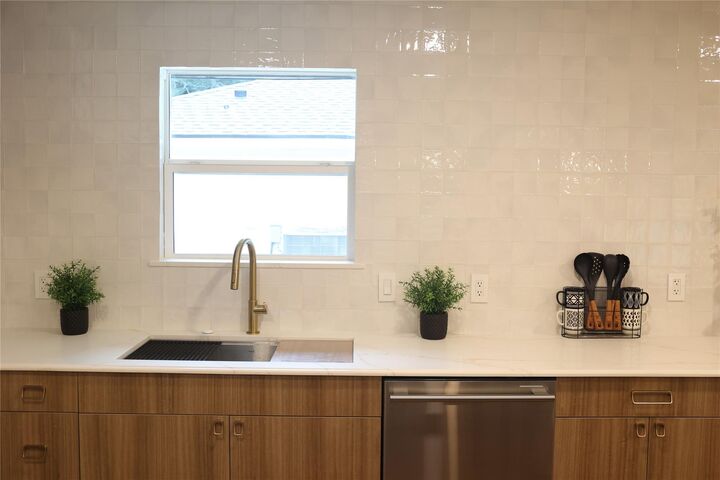 Property Photo:  6214 Yarwell Drive  TX 77096 