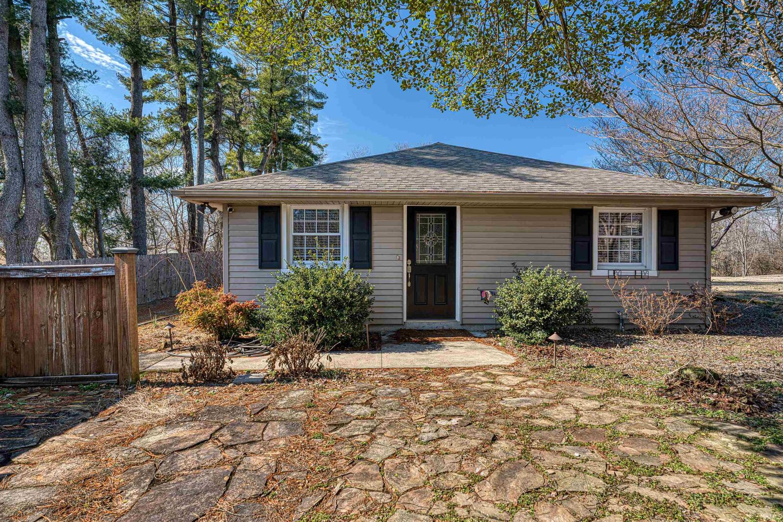 Property Photo: 2233 Folsomville Road IN 47601