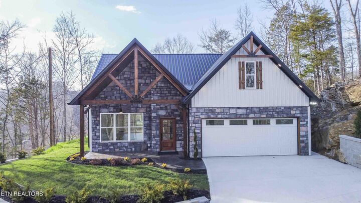 Property Photo: 9502 Old Loyston Rd TN 37938