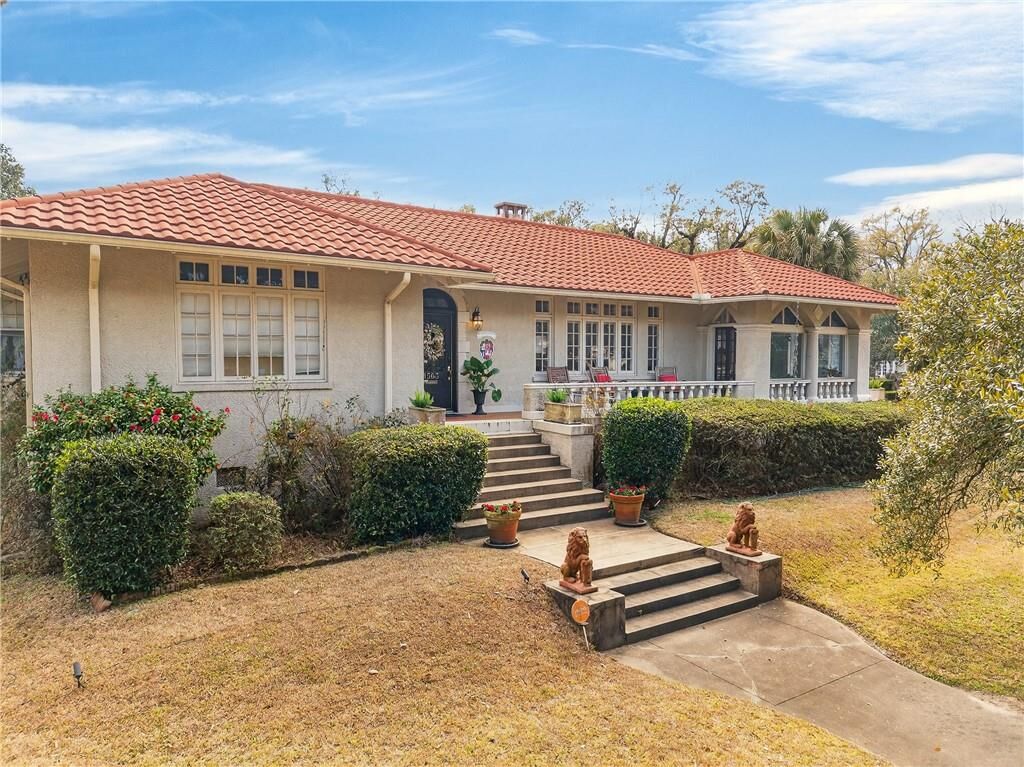 Property Photo: 1563 Government Street AL 36604