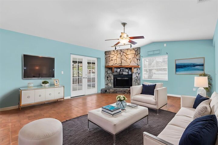 Property Photo:  1712 N Club Court  FL 33612 