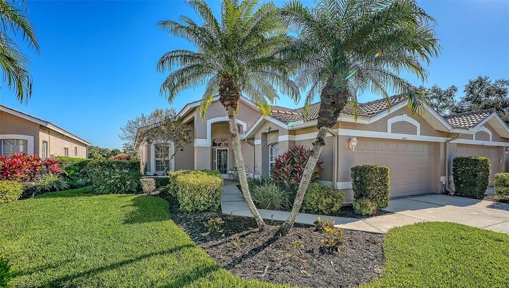 Property Photo:  9447 Forest Hills Circle  FL 34238 