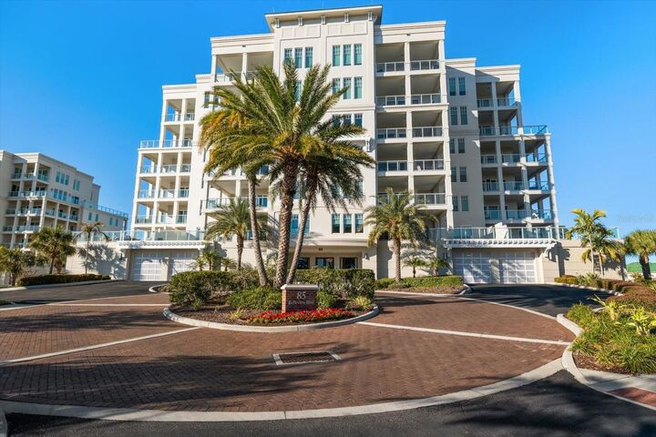 Property Photo:  85 Belleview Boulevard 405  FL 33756 