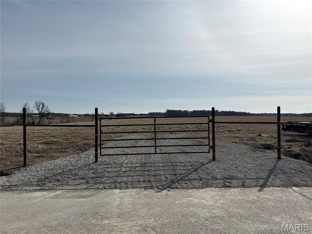 Property Photo: 19600 Oasis Drive MO 65722