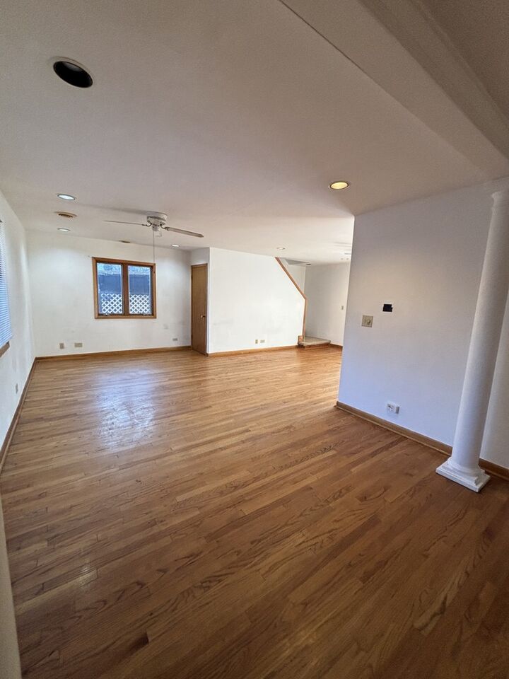 Property Photo:  640 Pfingsten Road  IL 60062 