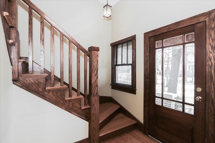 Property Photo: 354 Hawthorne Boulevard IL 60137