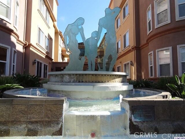 Property Photo: 414 E Valencia Avenue 111 CA 91501