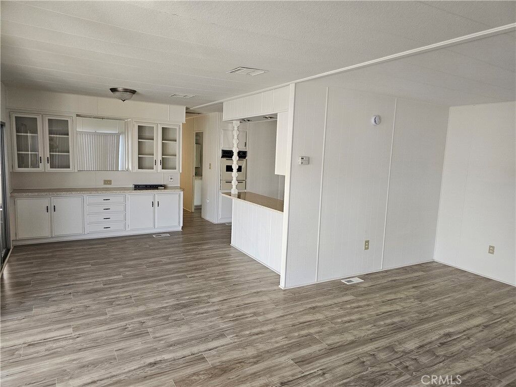 Property Photo:  260 N Lyon Ave 64  CA 92543 