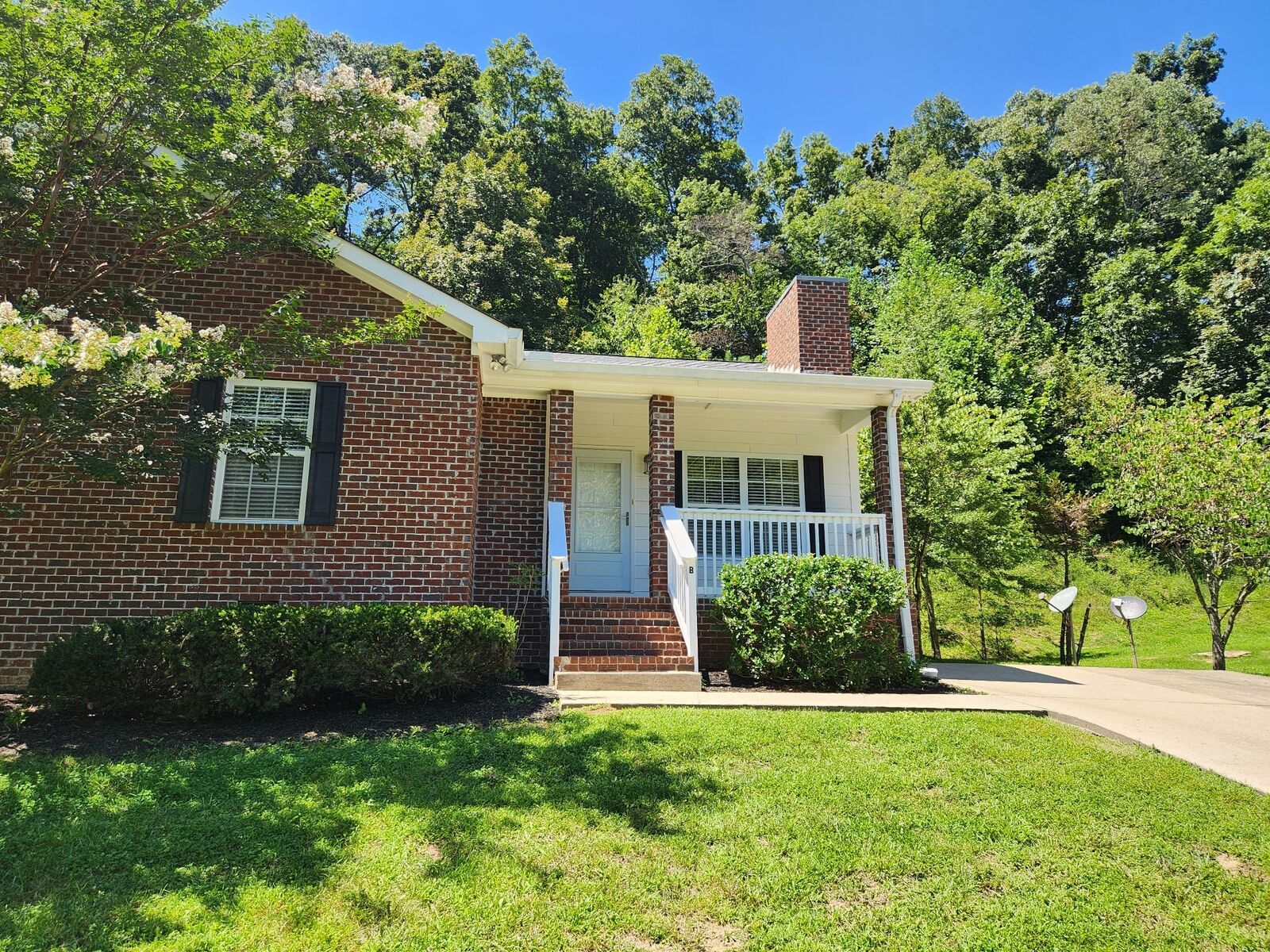 Property Photo: 1415 Williamson Rd #B TN 37072