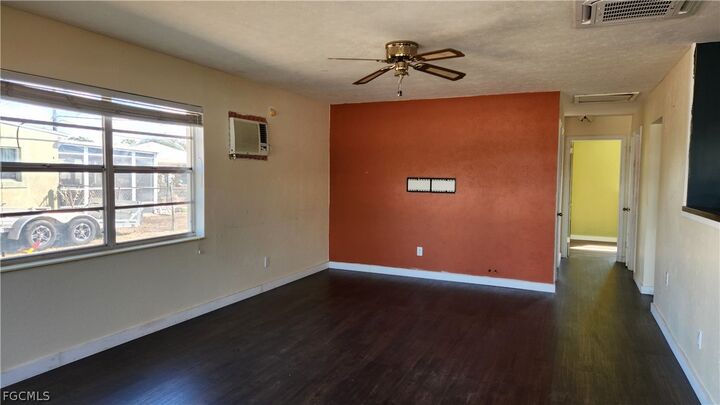 Property Photo: 1169 Cherokee Avenue FL 33936