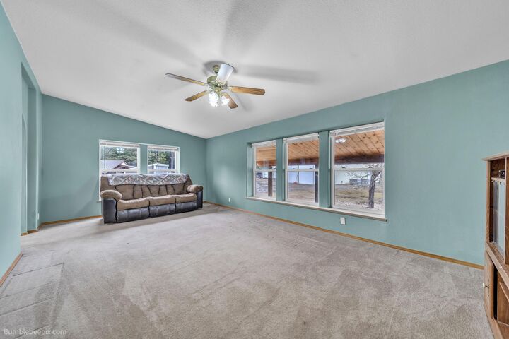 Property Photo: 263 Fourspots Rd WA 99119