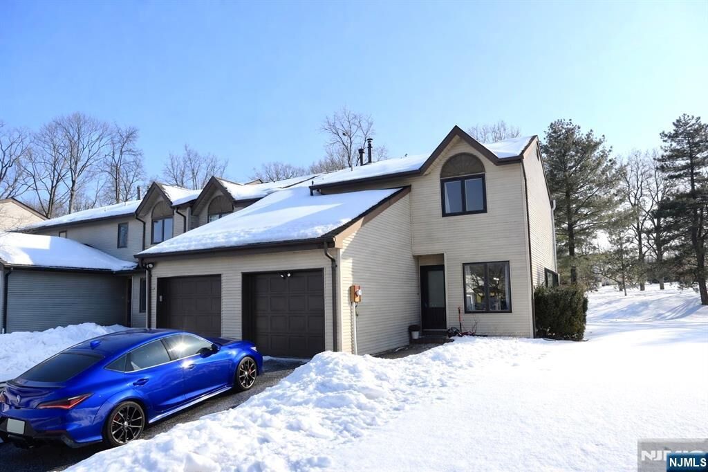 Property Photo: 8 Dogwood Circle NJ 08822