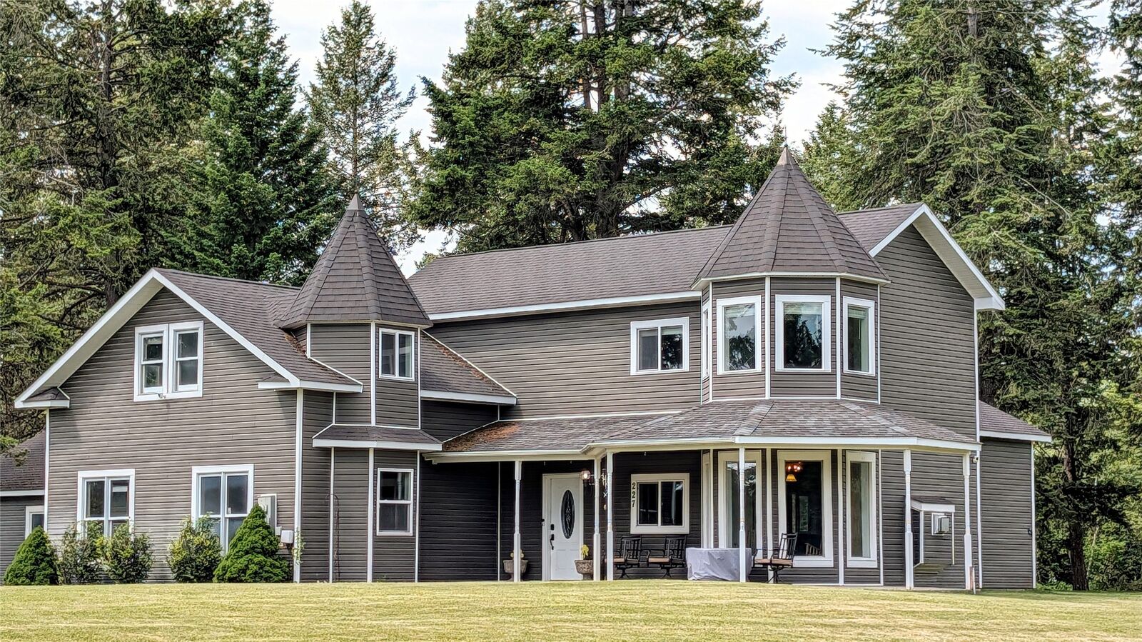 Property Photo: 227 Drake Drive MT 59901