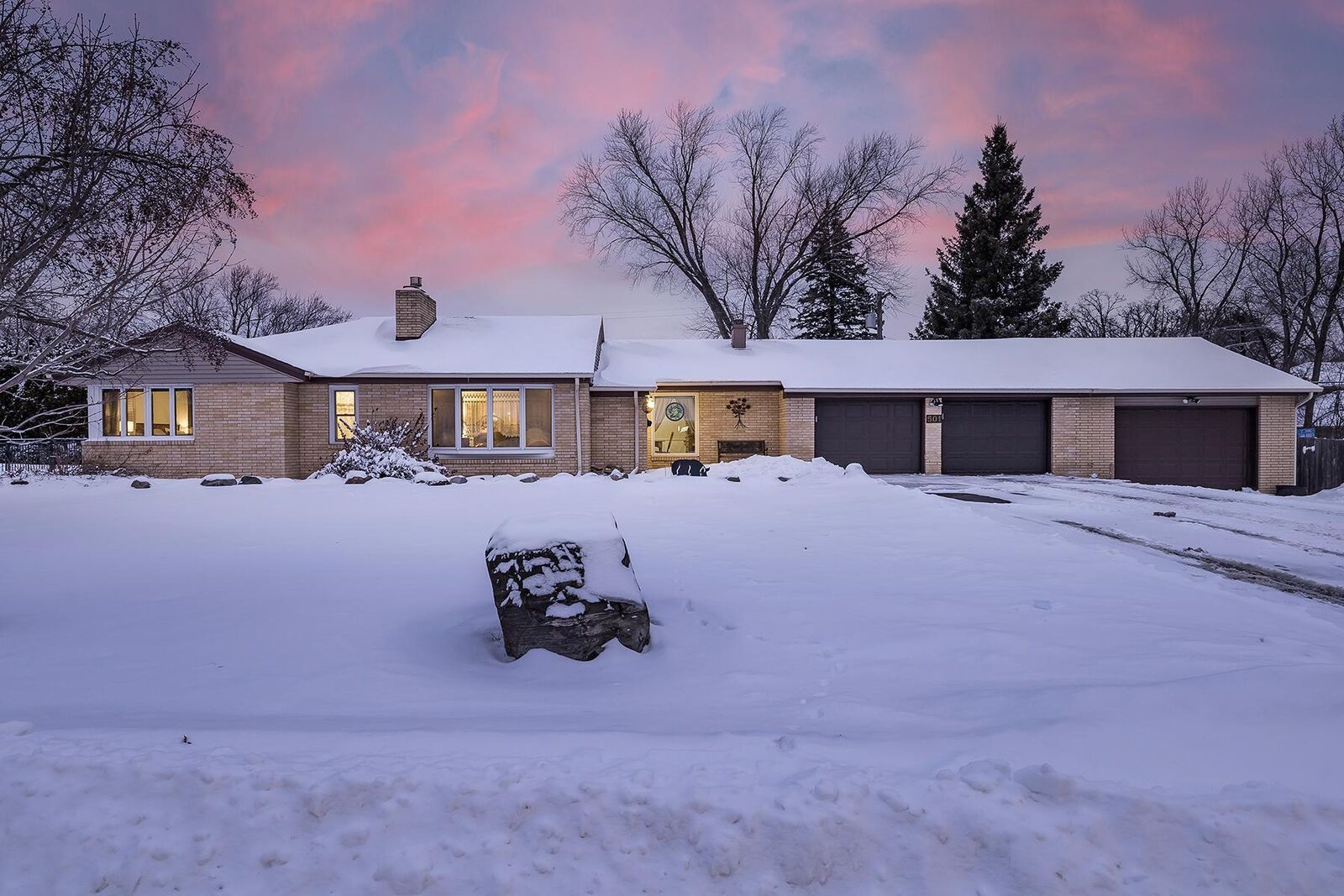 Property Photo:  501 Drillane Road  MN 55305 