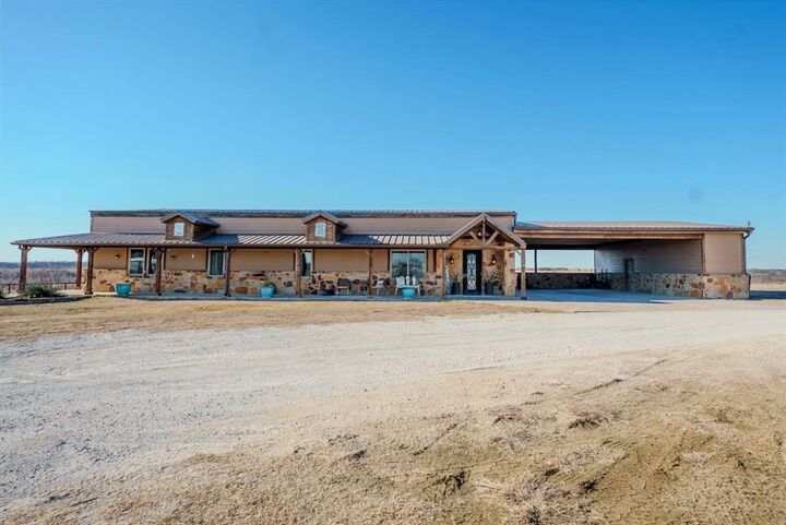 Property Photo:  290 Barton Road  TX 76064 