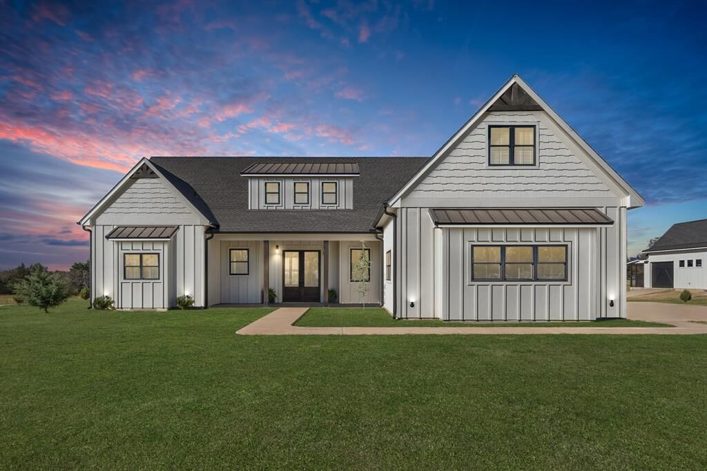 Property Photo:  2865 Cr 2310  TX 75482 