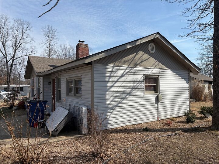 Property Photo:  103 Oak Street  AR 72619 