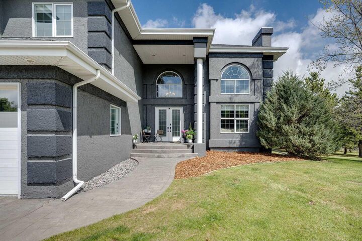 Property Photo: 4300 Memorial Trail AB T4S 0R1